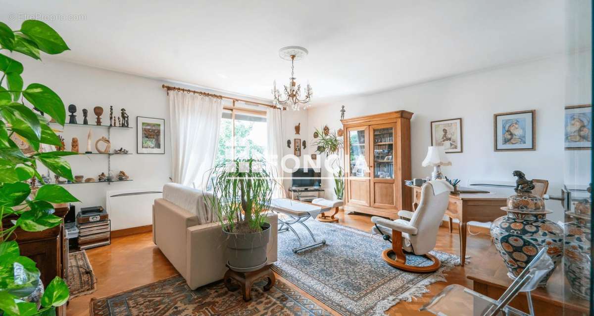 Appartement à ENGHIEN-LES-BAINS