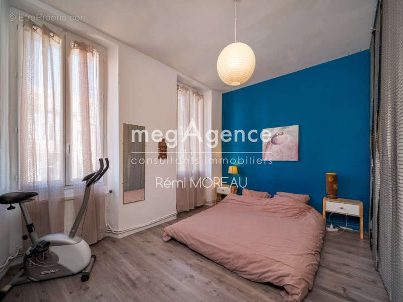 Appartement à MARSEILLE-5E