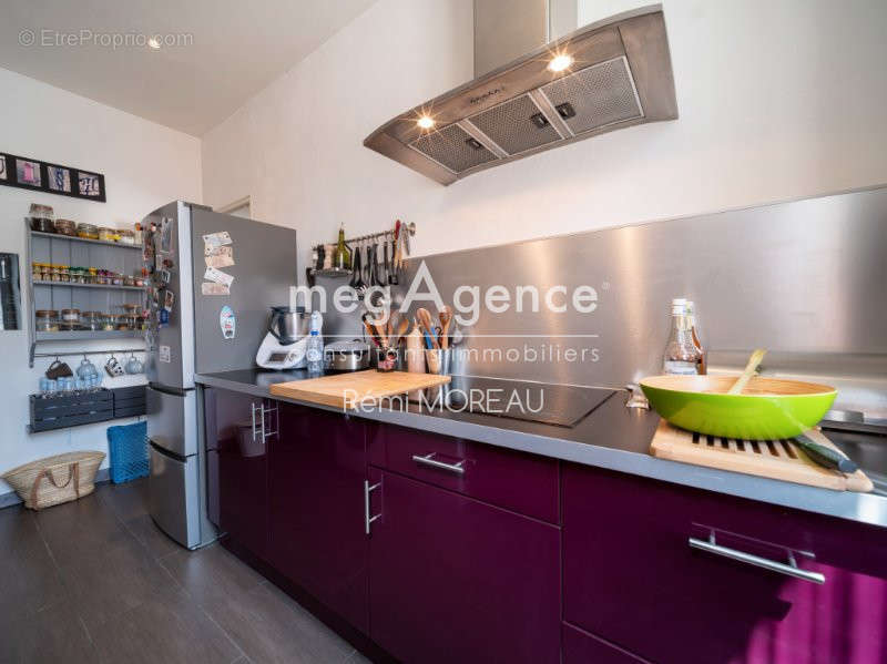 Appartement à MARSEILLE-5E