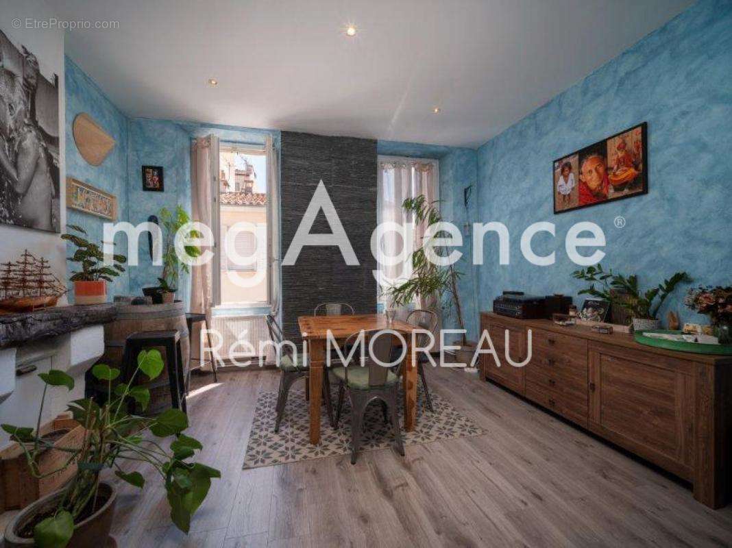 Appartement à MARSEILLE-5E