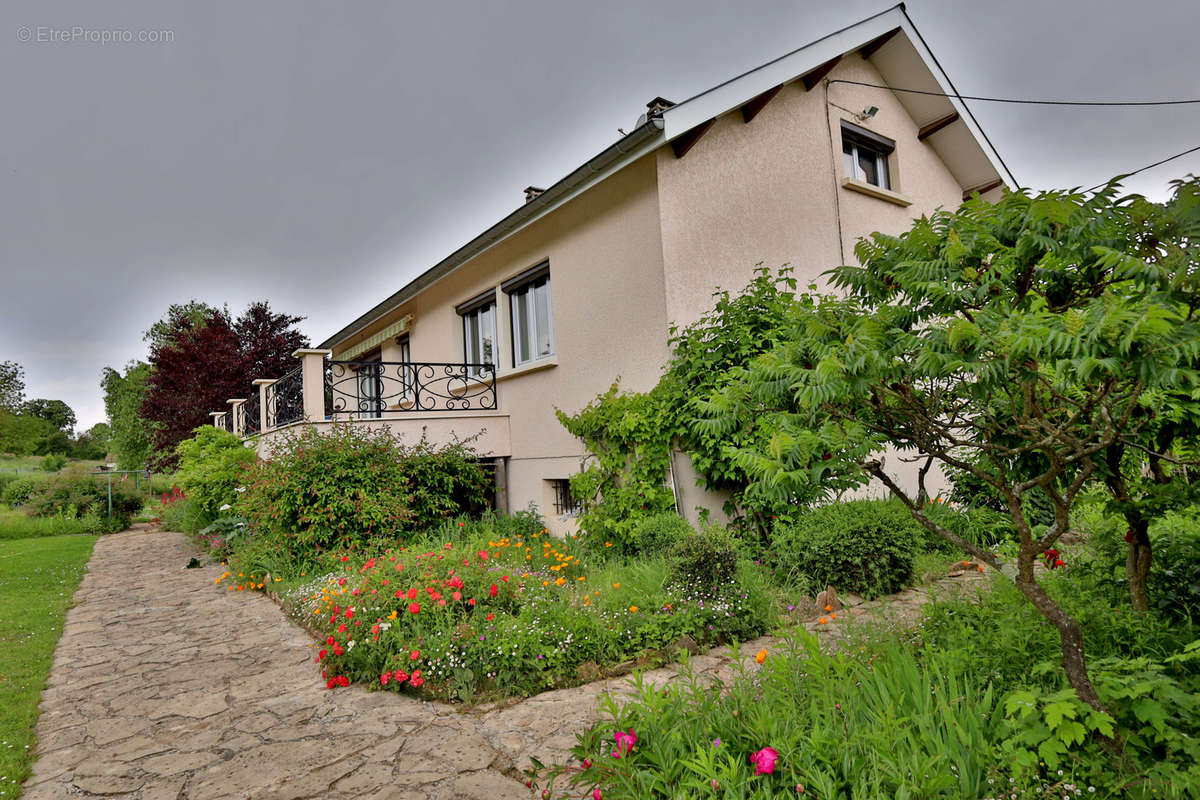 Maison à OYTIER-SAINT-OBLAS