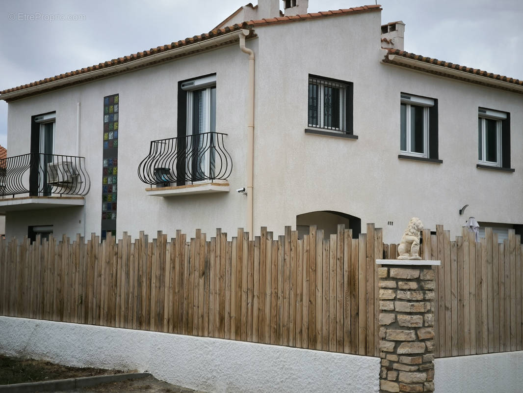 Maison à SAINT-LAURENT-DE-LA-SALANQUE