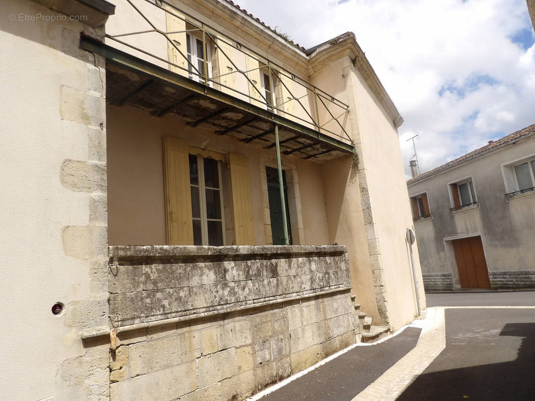 Maison à SAINT-SAVINIEN