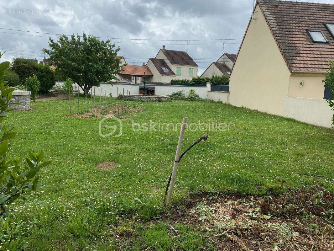 Terrain à SAINTRY-SUR-SEINE