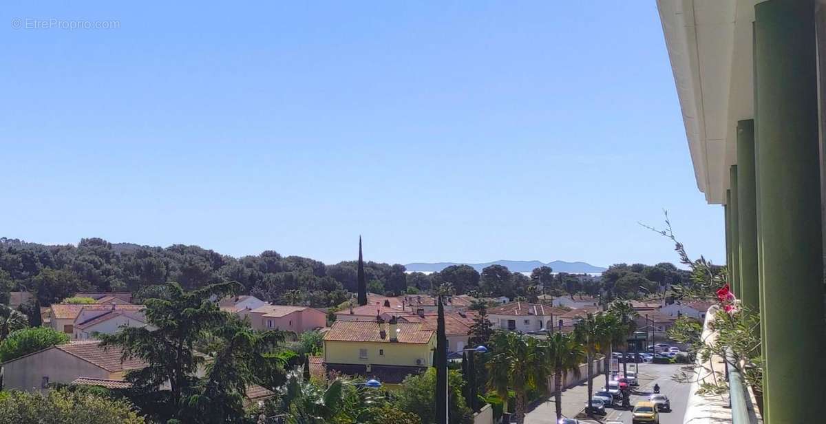 Appartement à LA LONDE-LES-MAURES