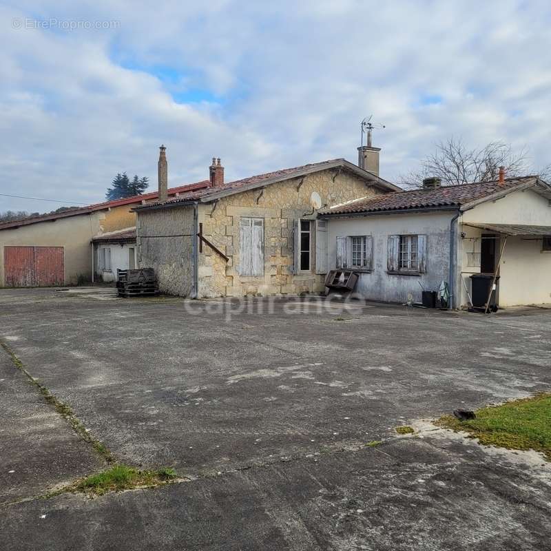 Maison à SAINT-SAUVEUR