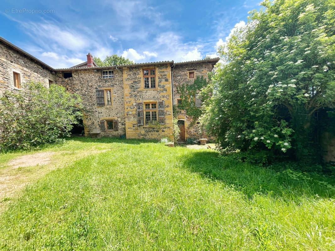 Maison à SAVIGNY