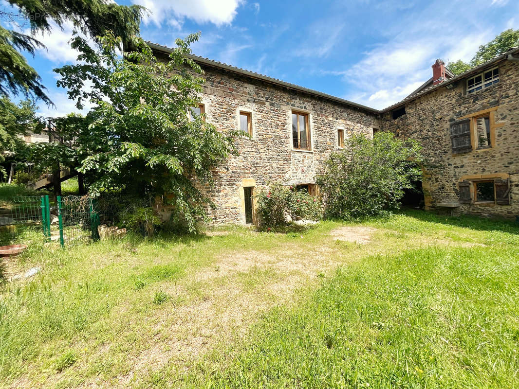 Maison à SAVIGNY