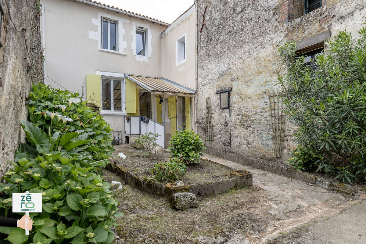 Maison à MAREUIL-SUR-LAY-DISSAIS