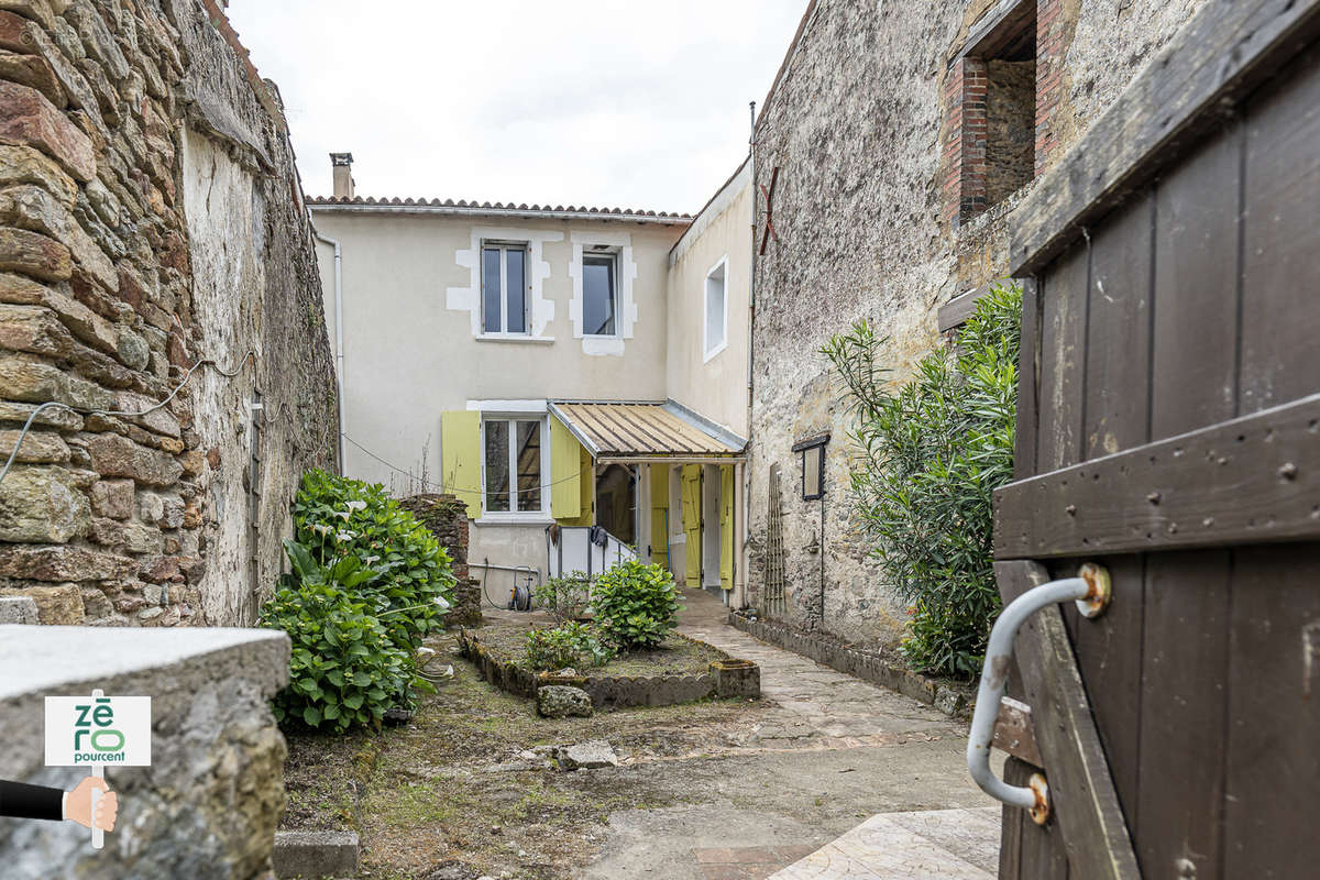 Maison à MAREUIL-SUR-LAY-DISSAIS