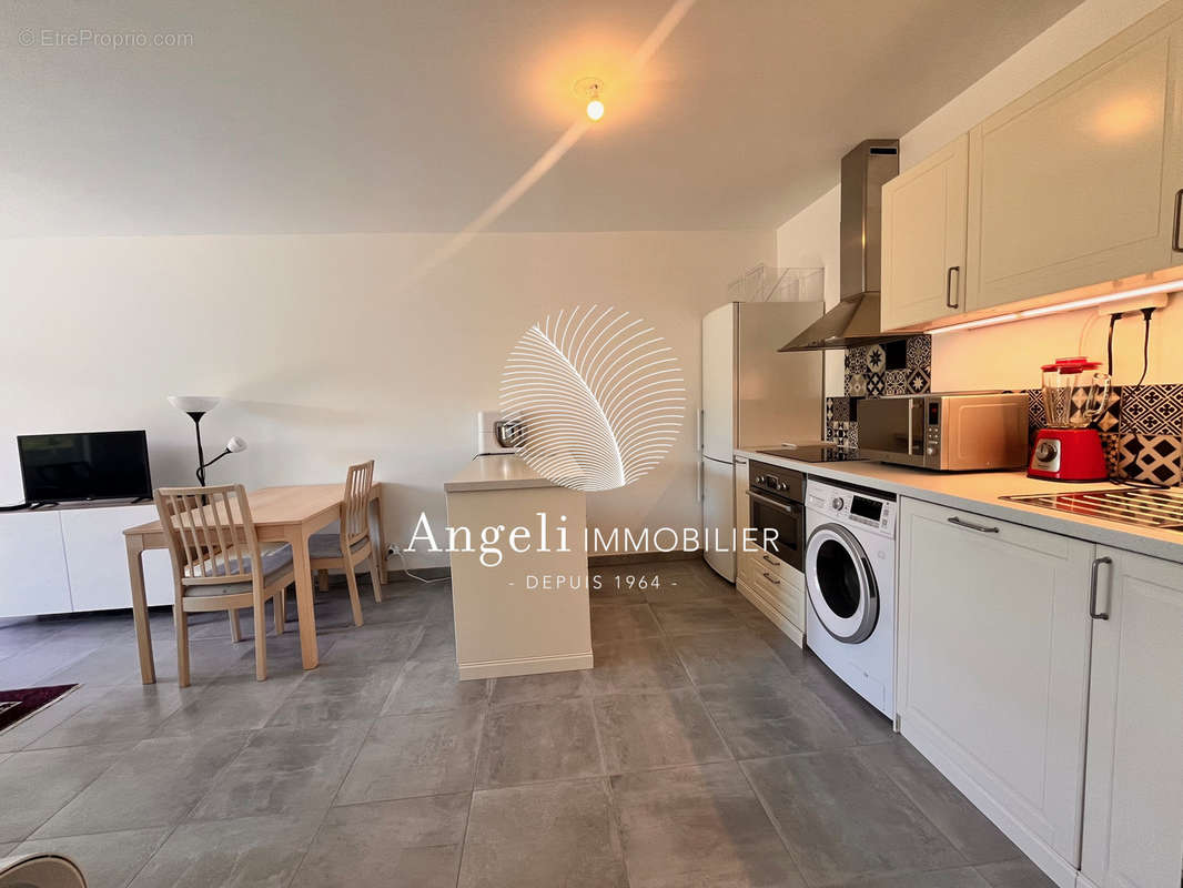 Appartement à ROQUEBRUNE-SUR-ARGENS