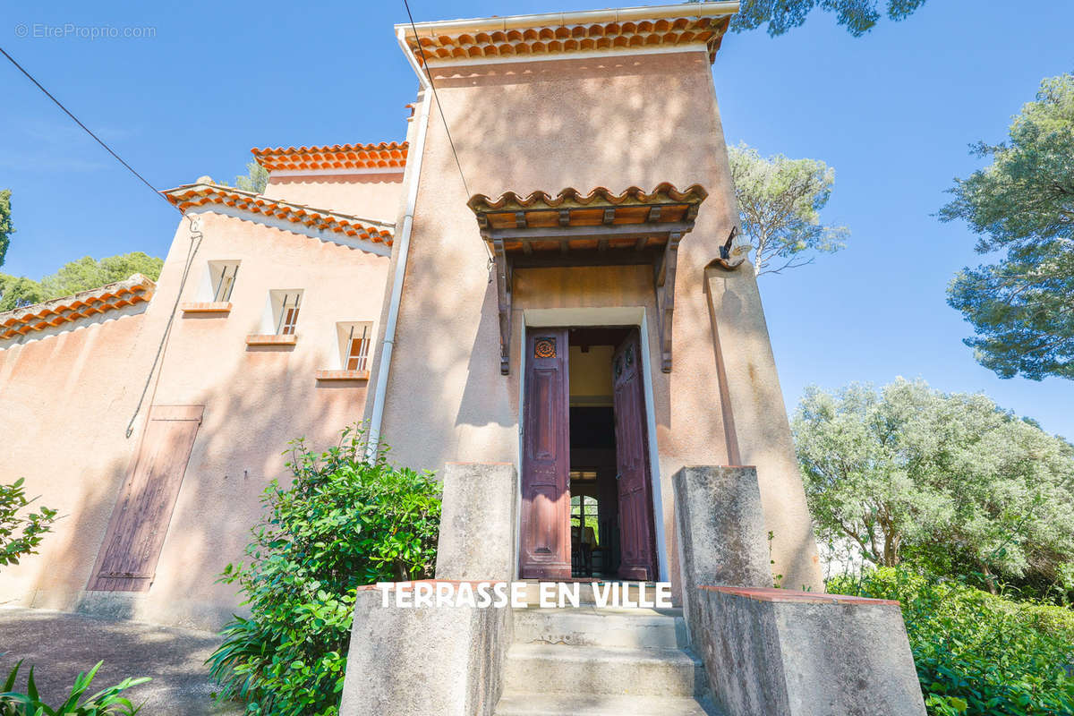 Maison à CARQUEIRANNE