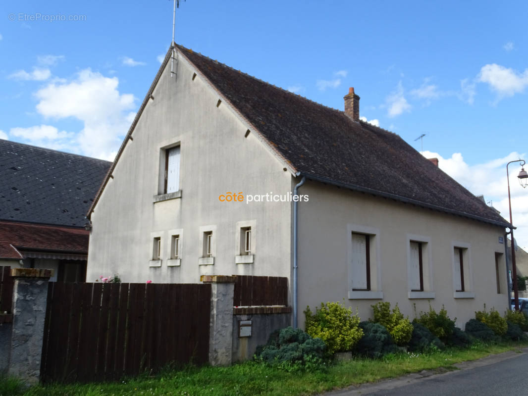 Maison à LIGNIERES