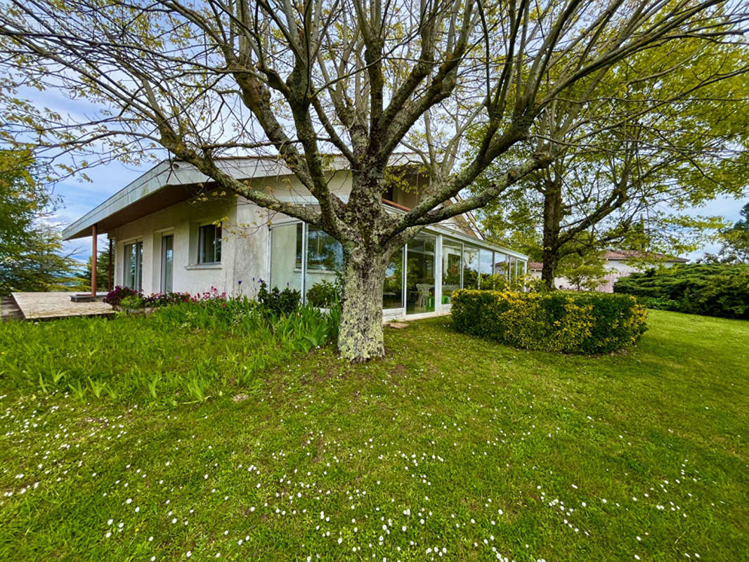 Maison à SAINTE-LIVRADE-SUR-LOT