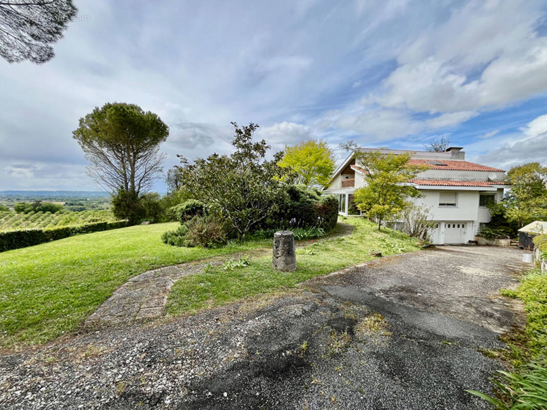 Maison à SAINTE-LIVRADE-SUR-LOT