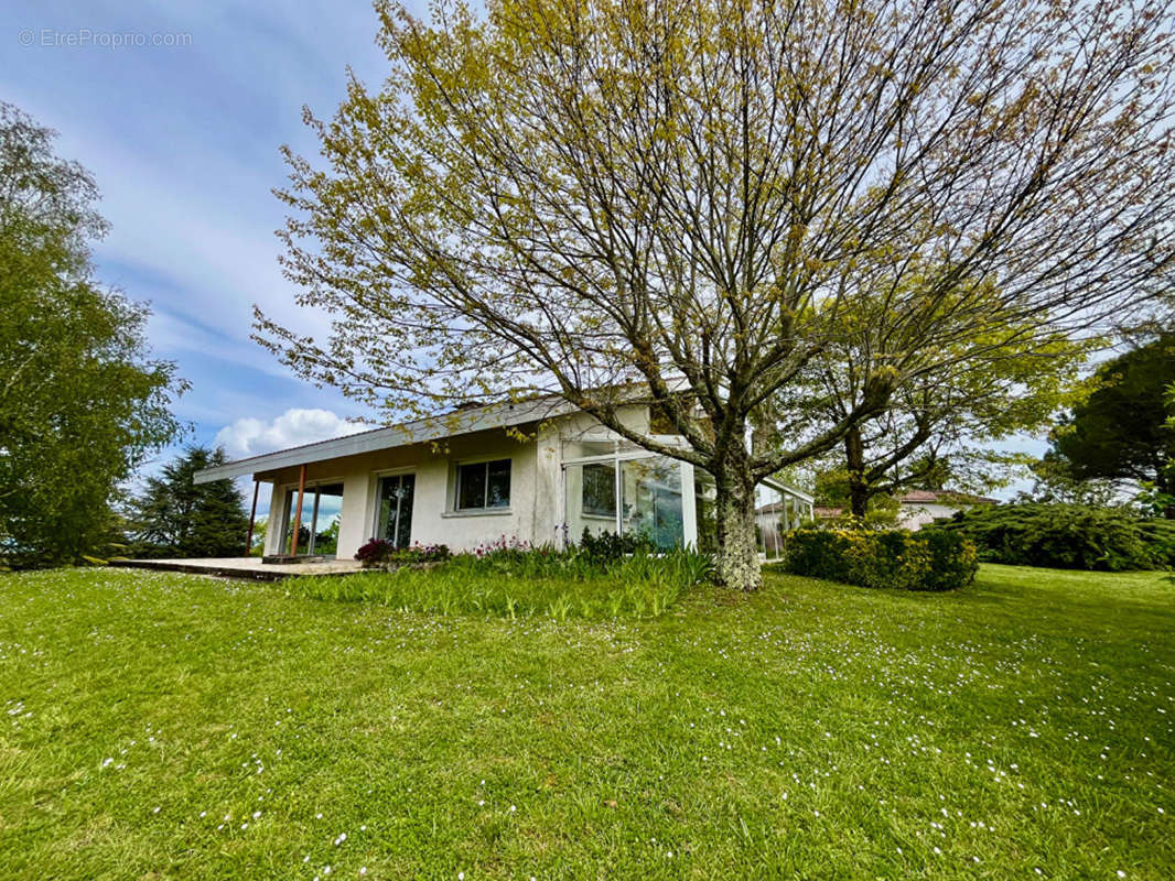 Maison à SAINTE-LIVRADE-SUR-LOT