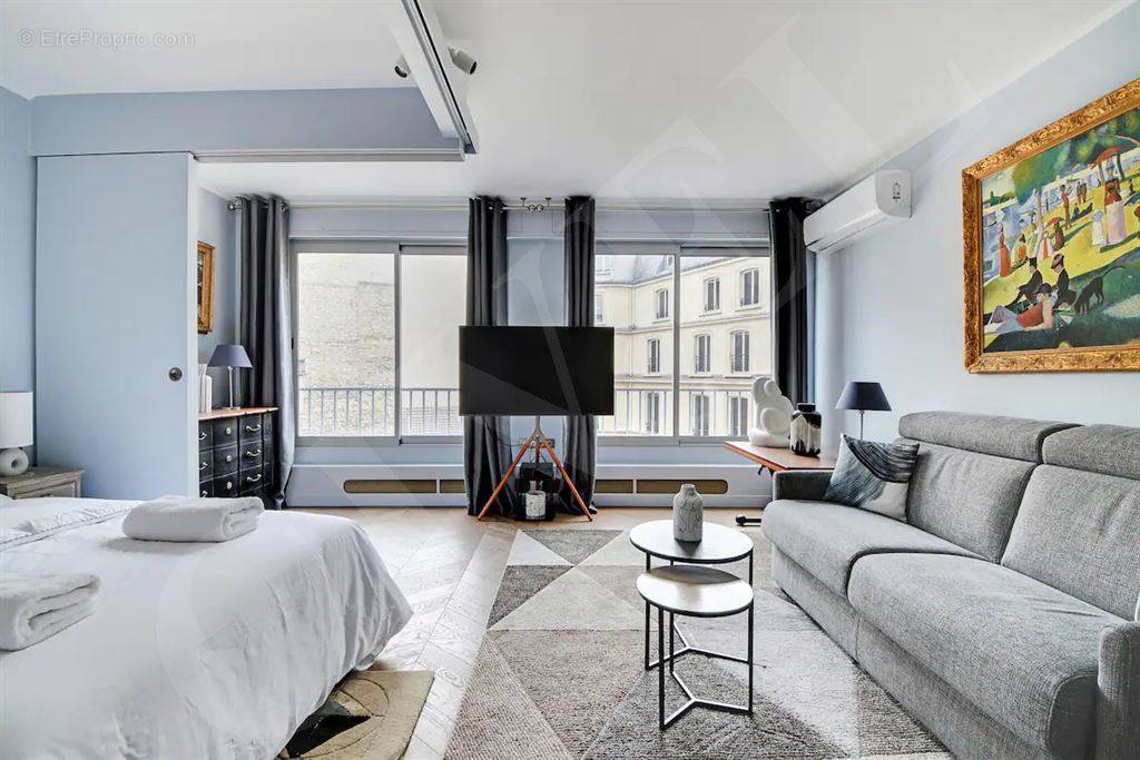 Appartement à PARIS-8E