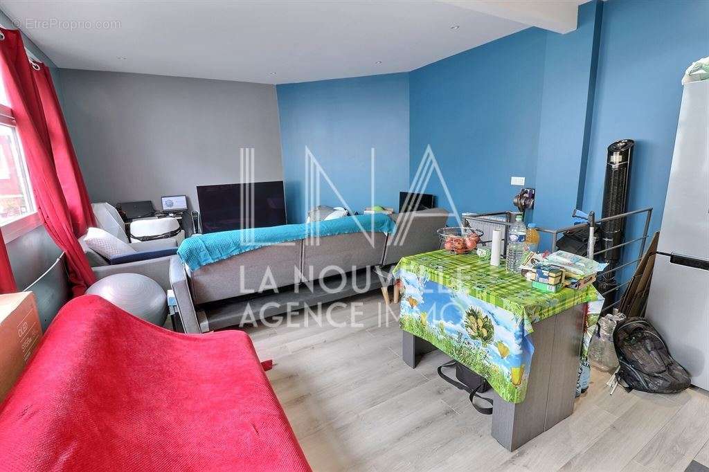 Appartement à LES LILAS