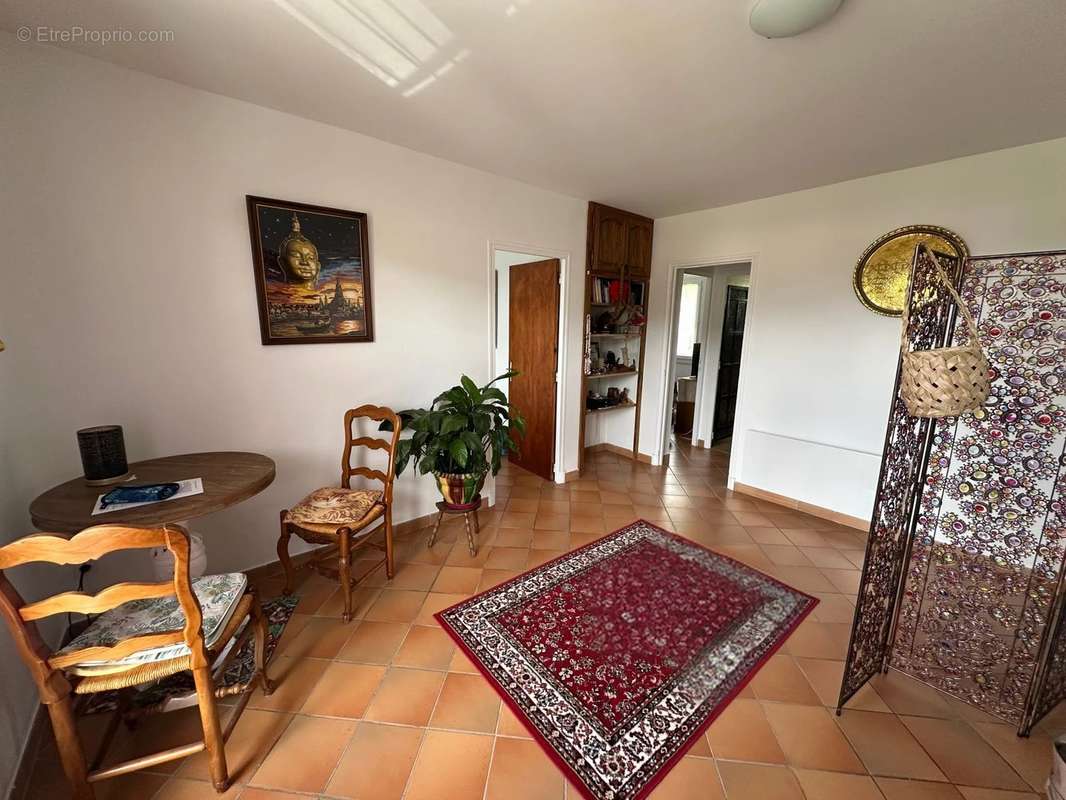 Appartement à MALIJAI