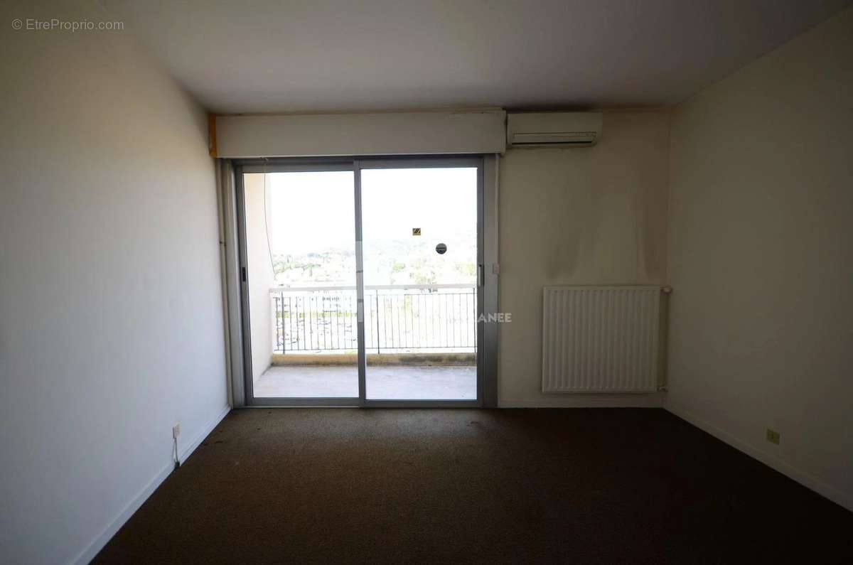 Appartement à MANDELIEU-LA-NAPOULE