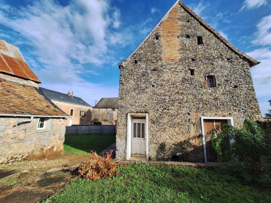 Maison à SAINT-LOUP-DU-DORAT