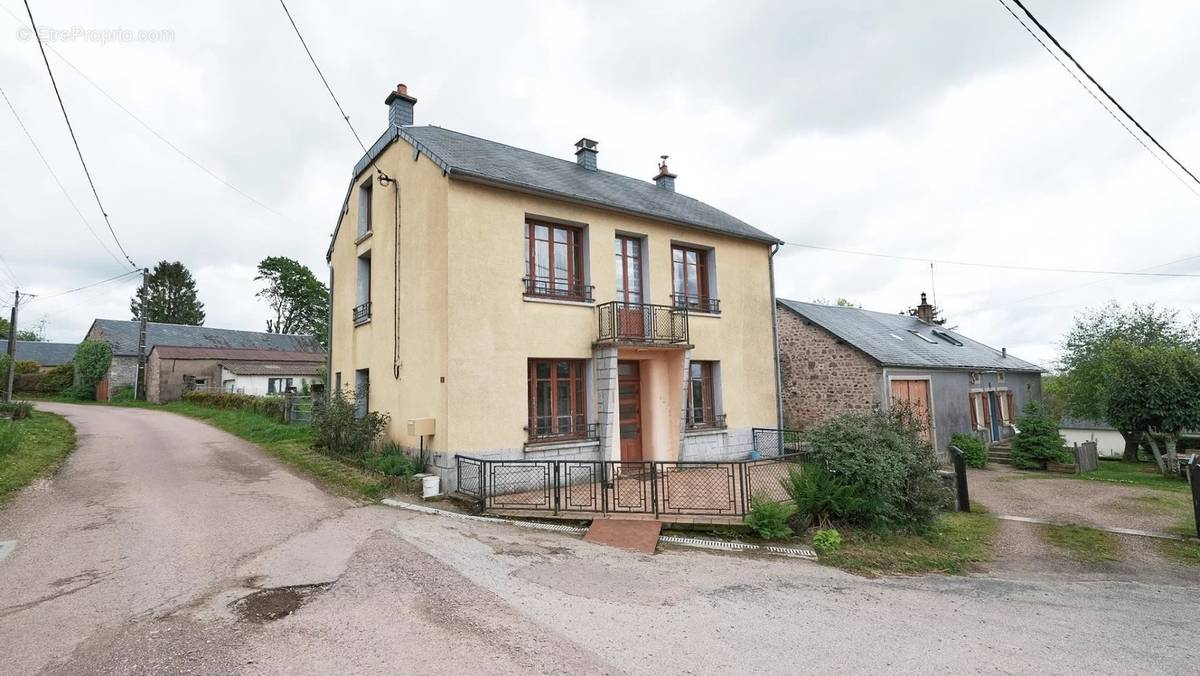 Maison à OUROUX-EN-MORVAN