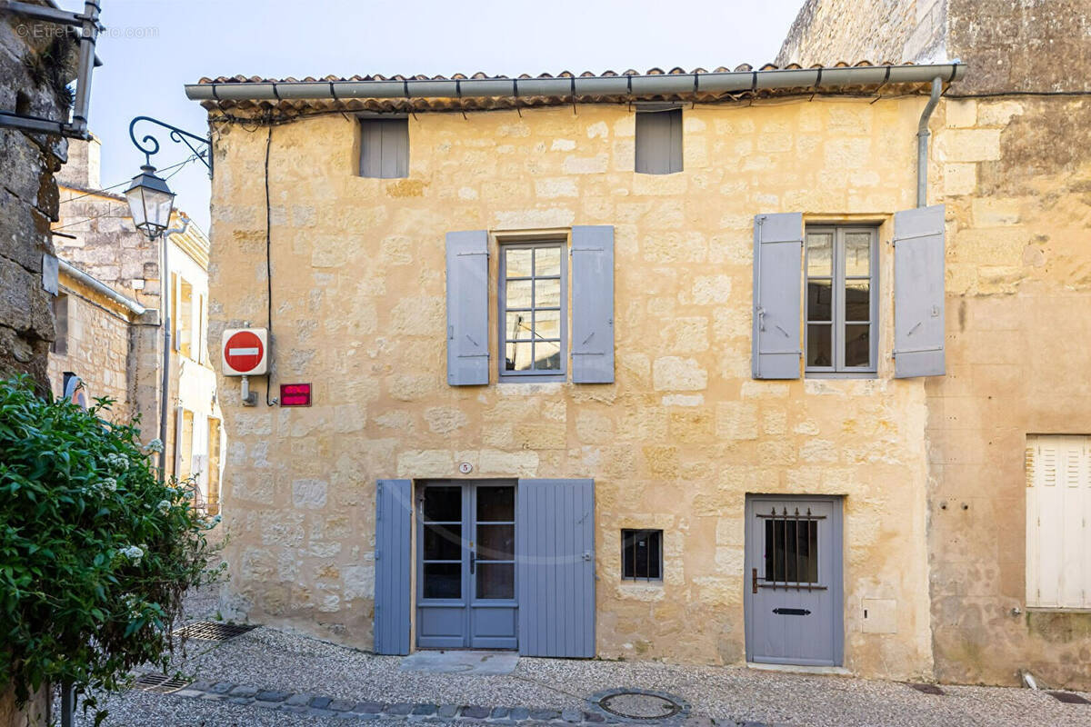 Maison à SAINT-EMILION