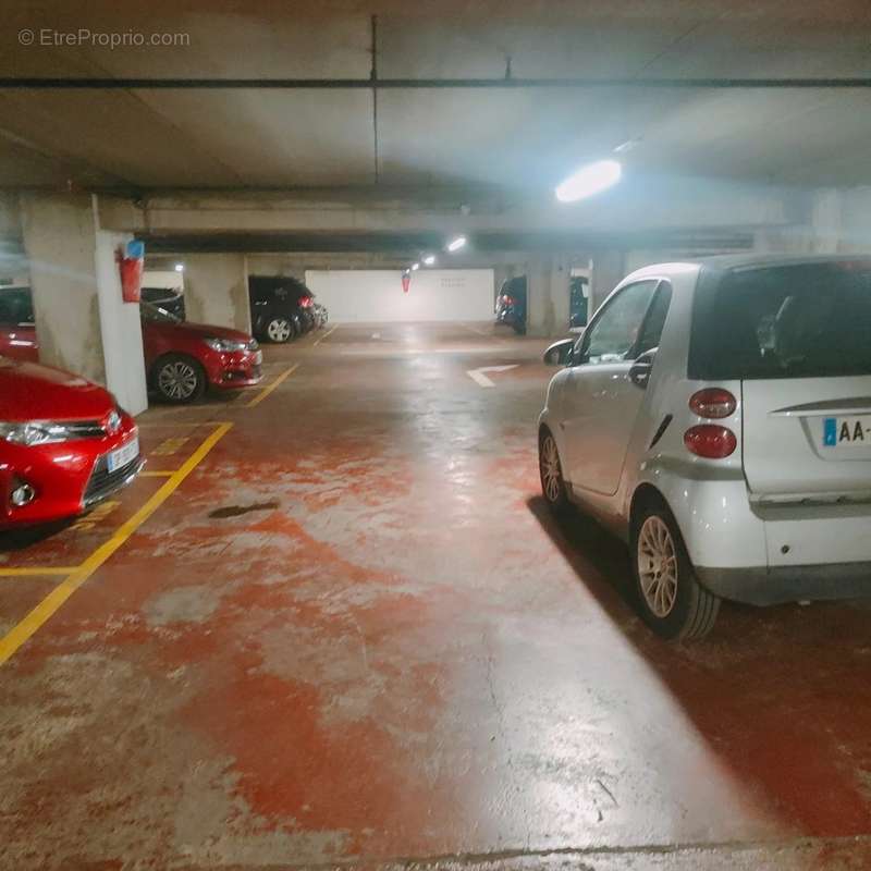 Parking à PARIS-13E