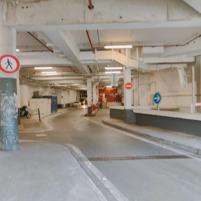 Parking à PARIS-13E