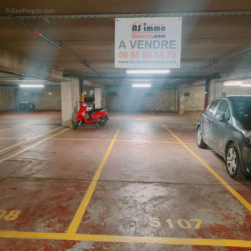 Parking à PARIS-13E