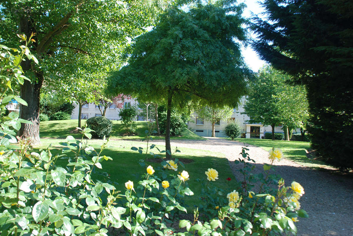 Appartement à NEAUPHLE-LE-CHATEAU