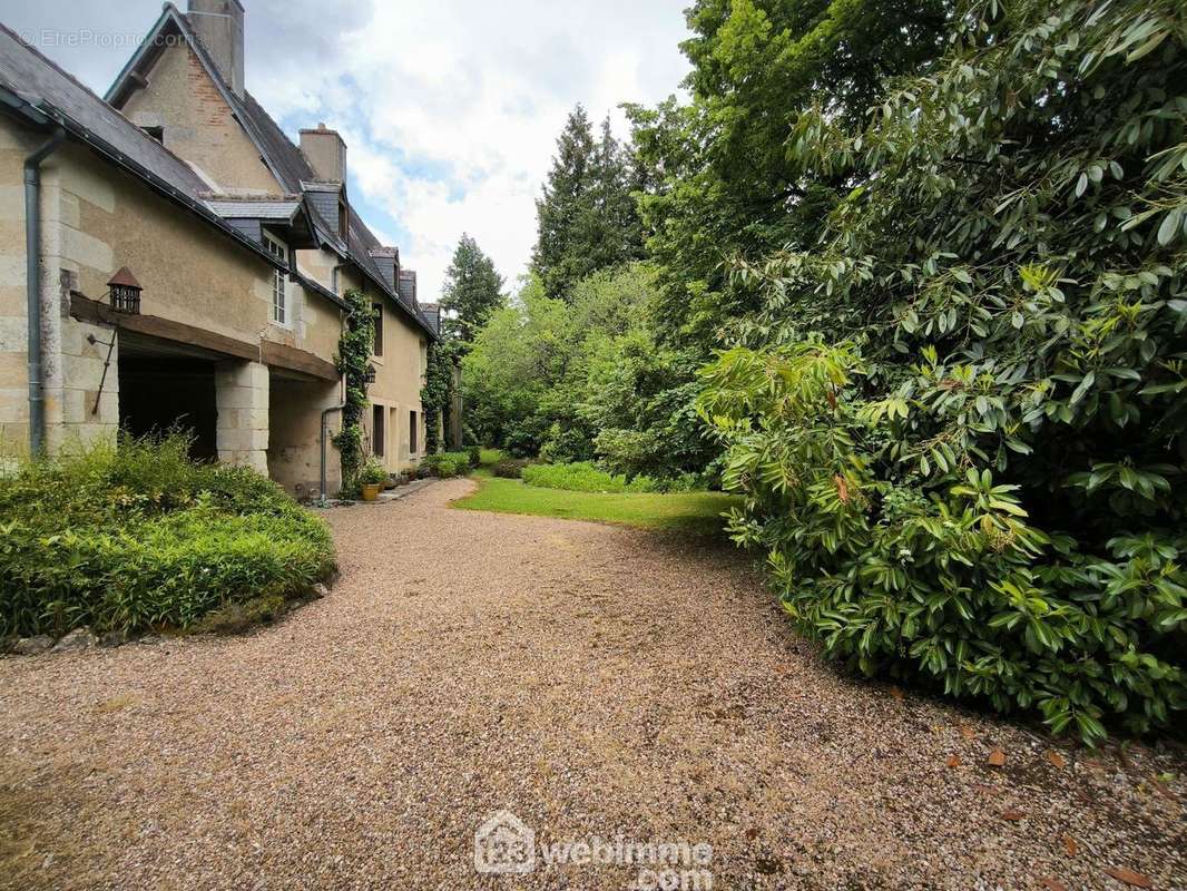 ...moulin du 14ème siècle à découvrir très rapidement. - Maison à CHARENTILLY