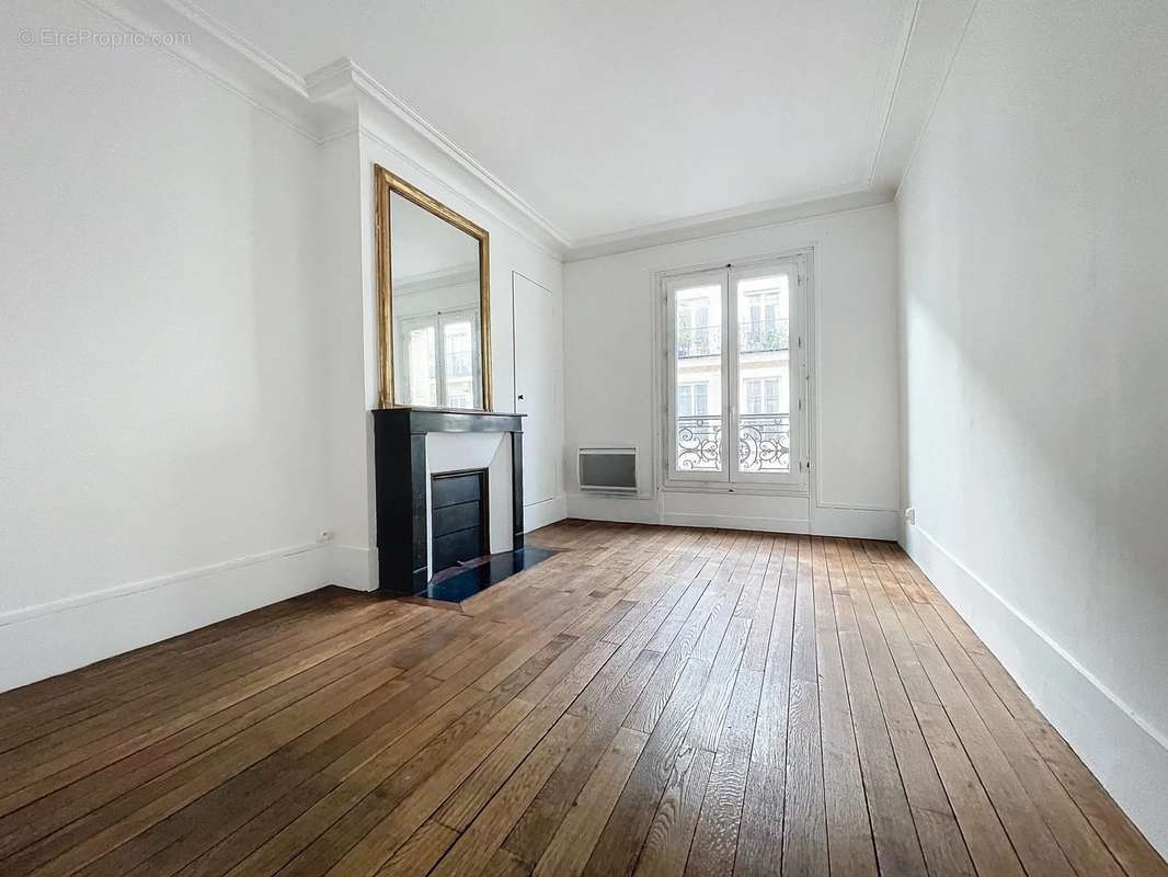 Appartement à PARIS-11E