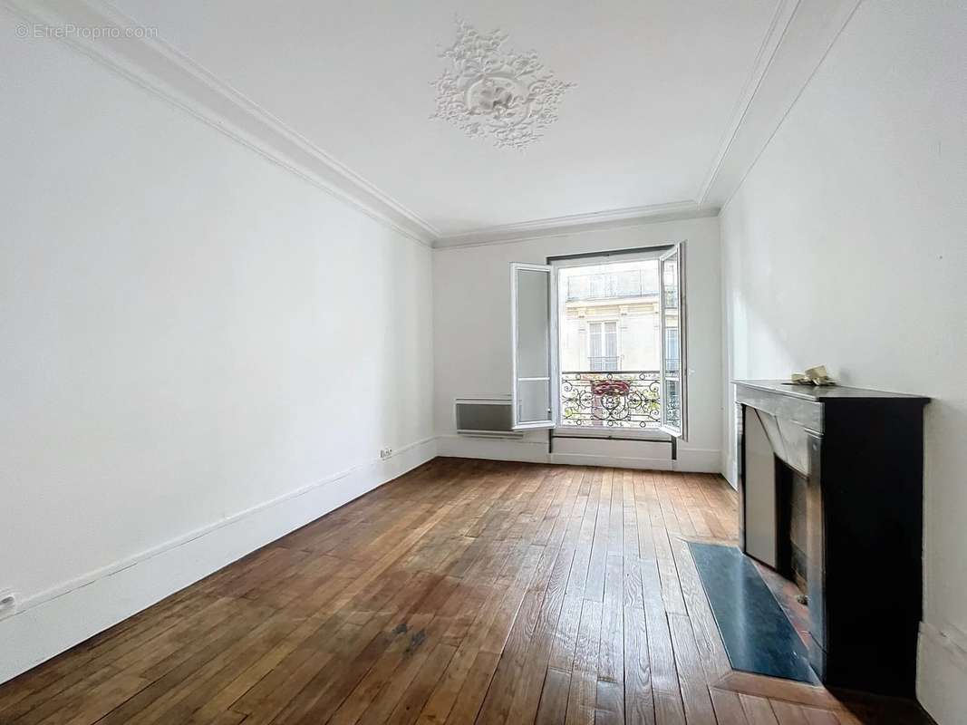 Appartement à PARIS-11E