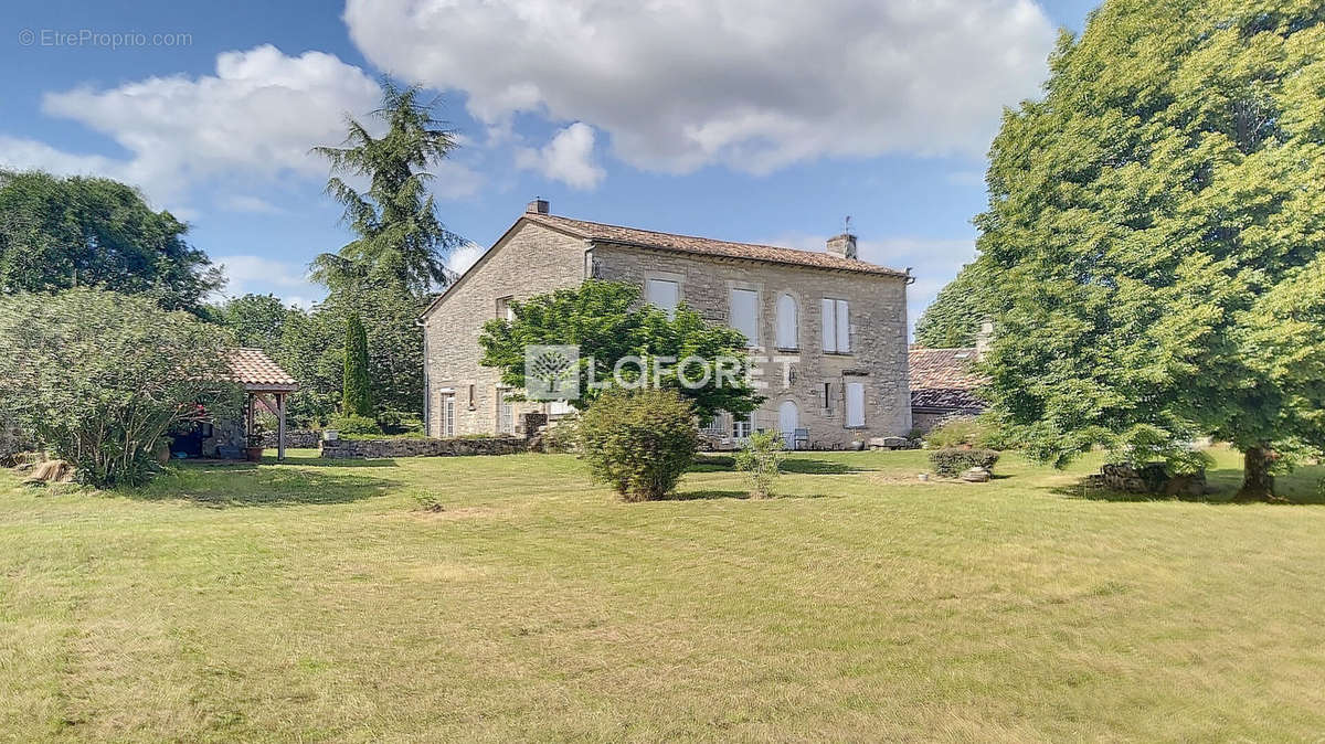 Maison à SAINT-ANDRE-DE-CUBZAC