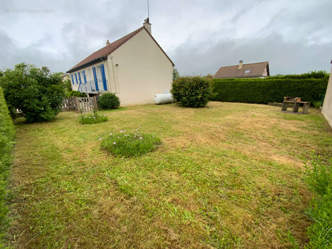 Maison à HOUSSAY