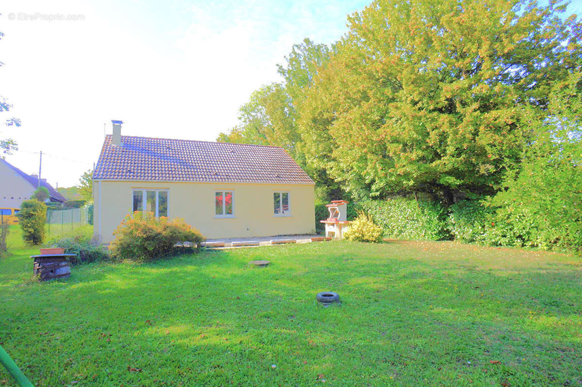 Maison à AILLANT-SUR-THOLON