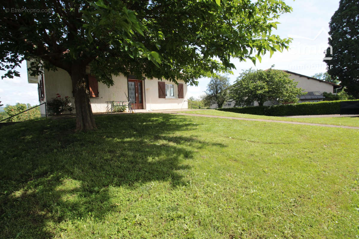 Maison à SAINT-SIMEON-DE-BRESSIEUX