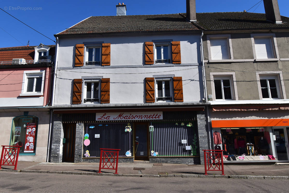 Maison à SAINT-LOUP-SUR-SEMOUSE