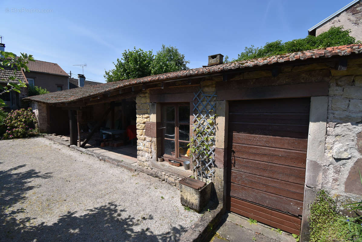 Appartement à SAINT-LOUP-SUR-SEMOUSE