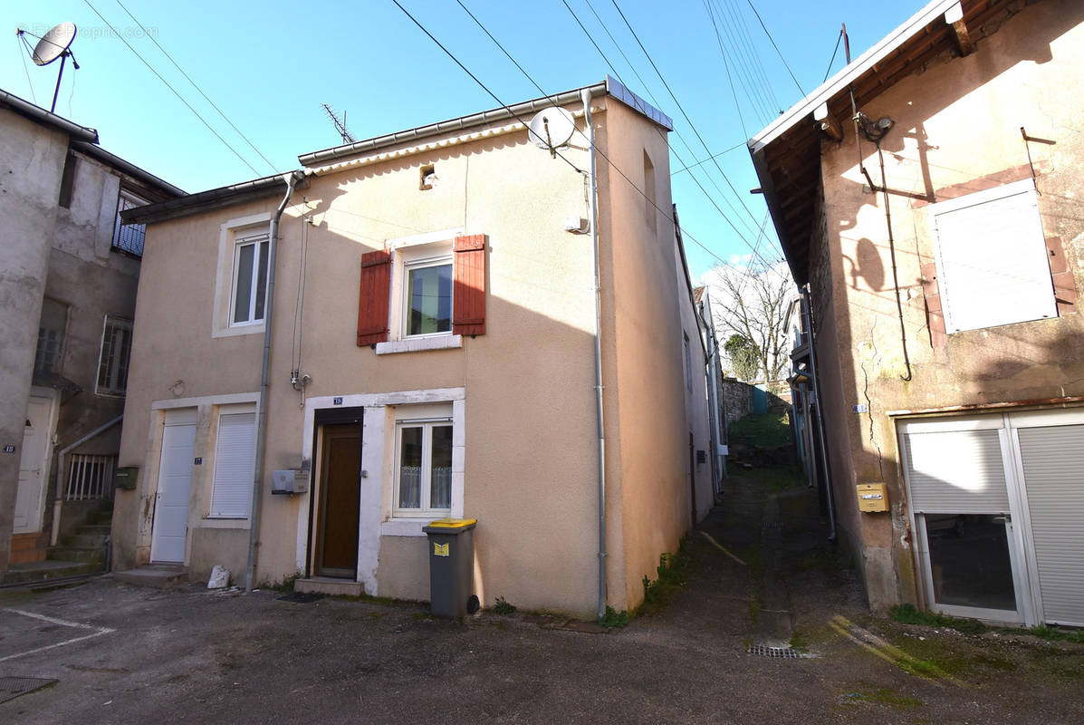 Maison à SAINT-LOUP-SUR-SEMOUSE