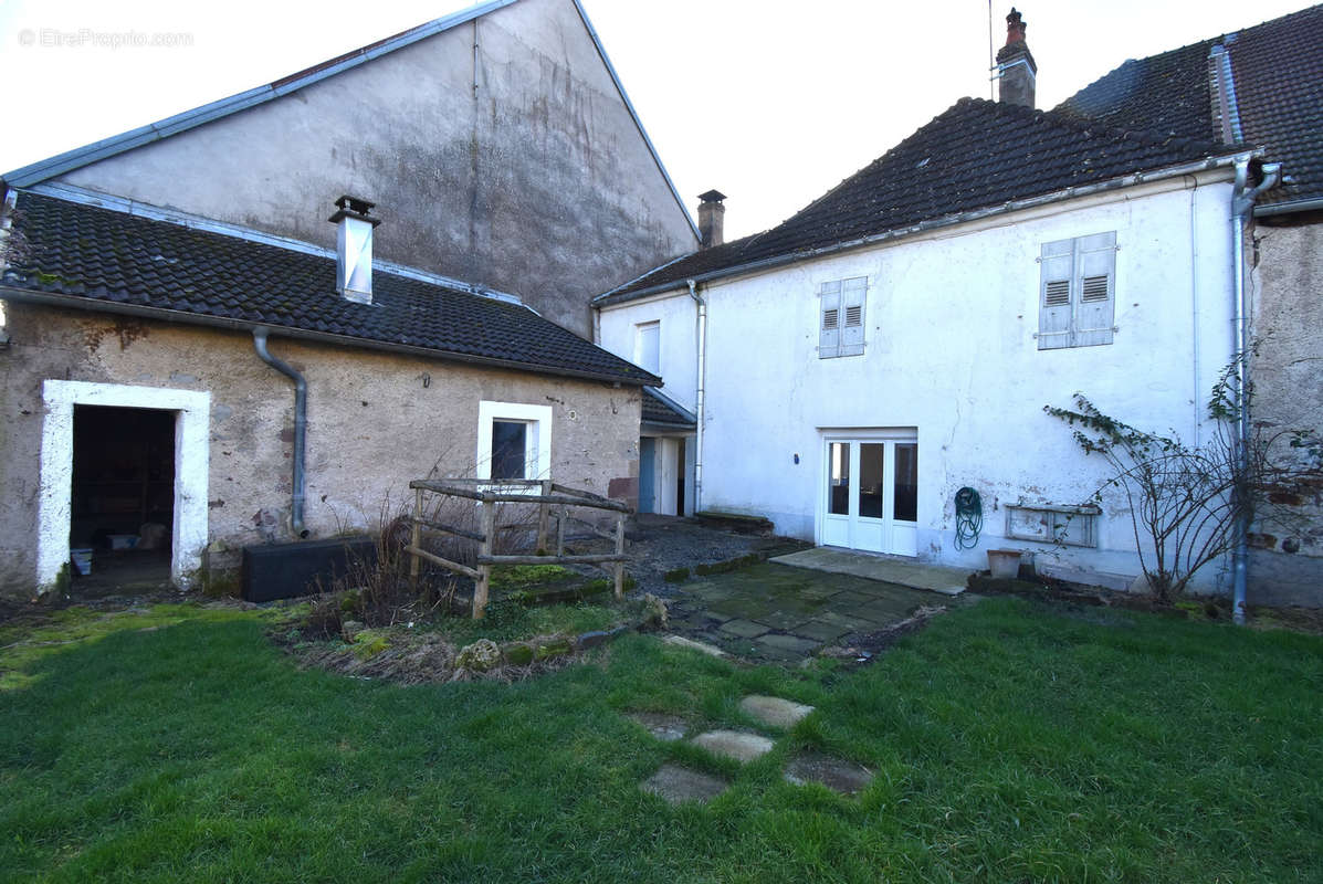 Maison à CONFLANS-SUR-LANTERNE