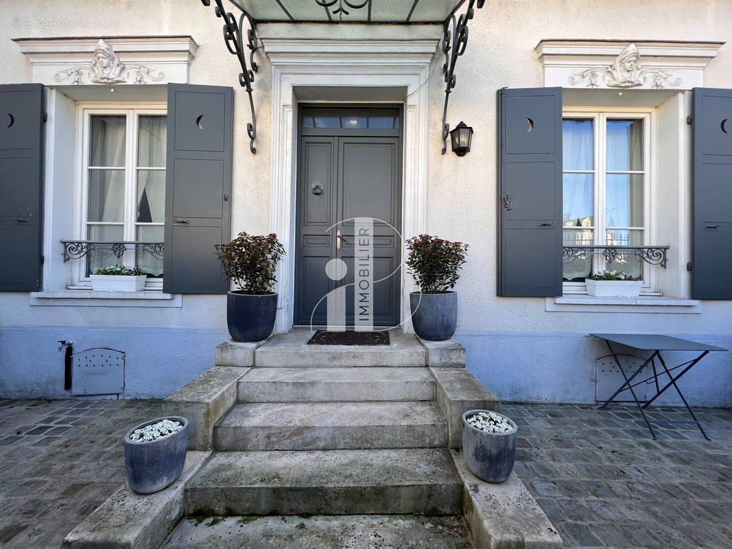 Maison à FONTAINEBLEAU