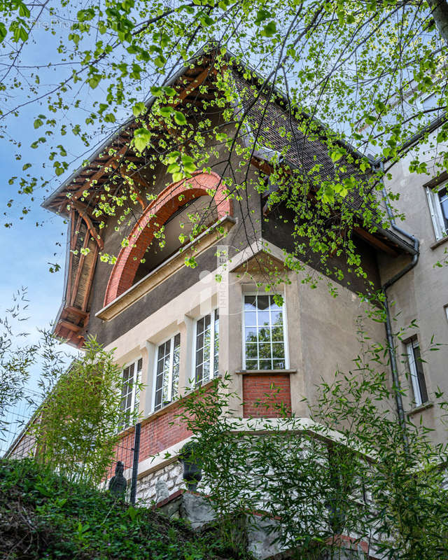 Maison à VENEUX-LES-SABLONS