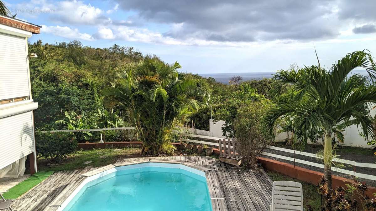 Piscine - Maison à BAILLIF