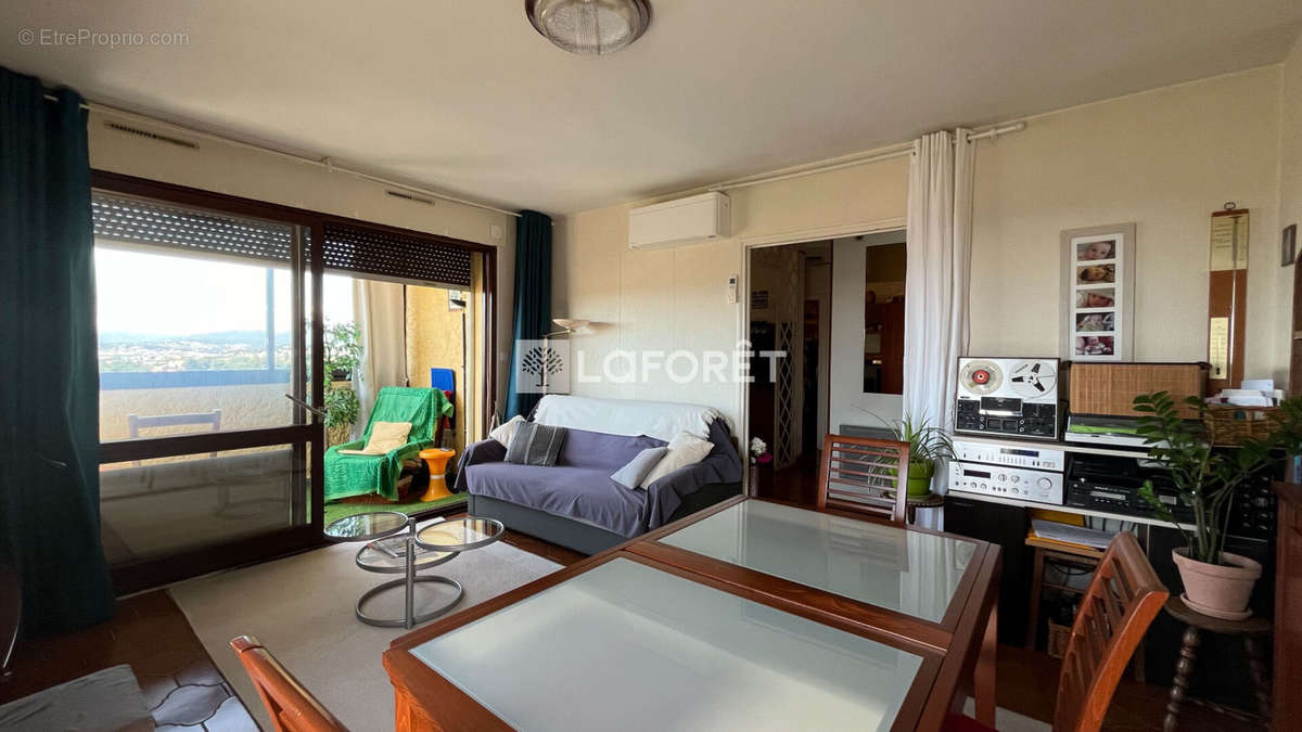 Appartement à SIX-FOURS-LES-PLAGES