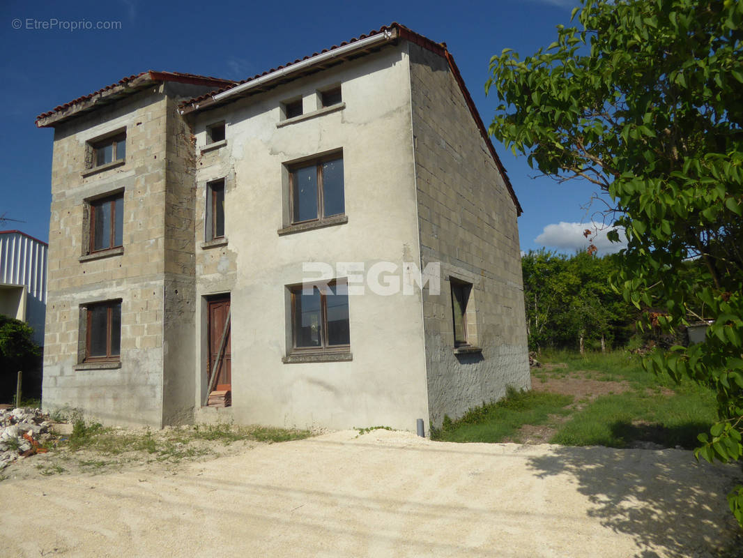 Maison à CHALAIS