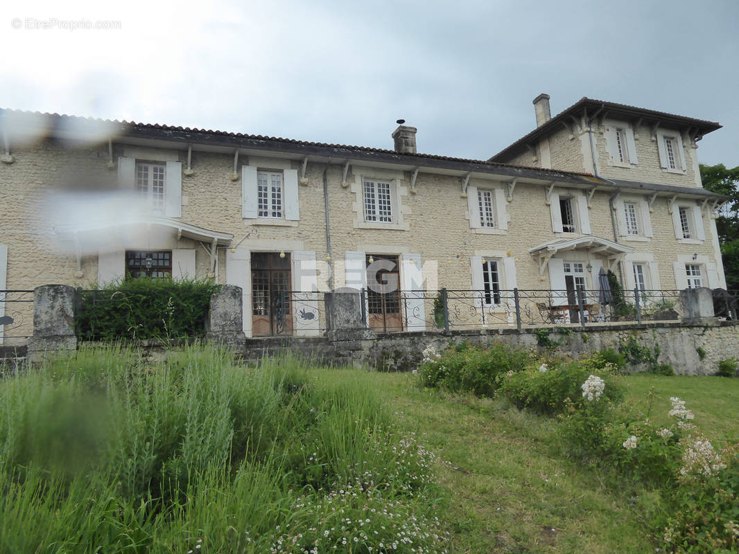 Maison à CHALAIS