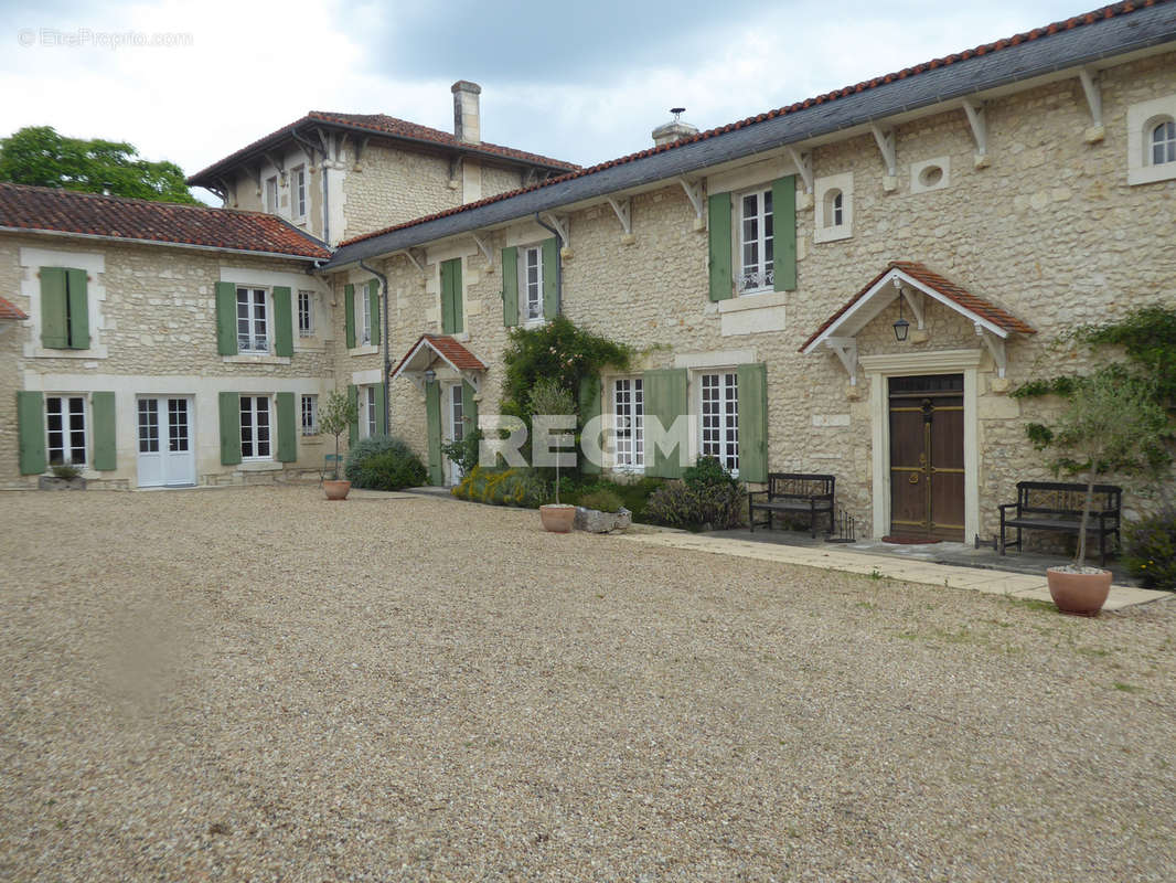 Maison à CHALAIS