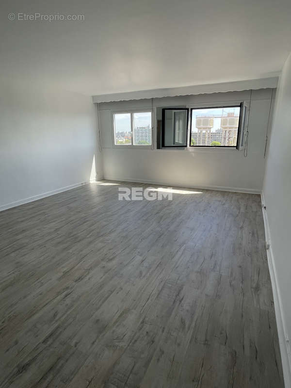 Appartement à PARIS-20E